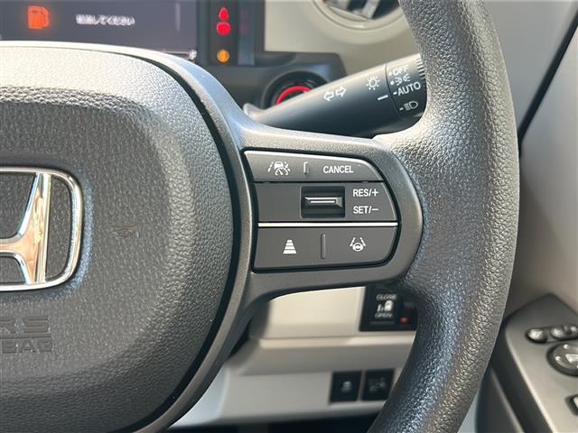 N-BOX ベースグレード 届出済み未使用車 片側パワースライドドア D/Nシートヒーター プロジェクター式フルLEDヘッドライト(デイタイムランニングランプ付) スマートキー ロールサンシェード 電子制御パーキングブ(15枚目)