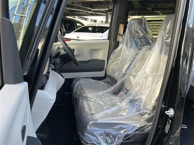N-BOX ベースグレード 届出済み未使用車 片側パワースライドドア D/Nシートヒーター プロジェクター式フルLEDヘッドライト(デイタイムランニングランプ付) スマートキー ロールサンシェード 電子制御パーキングブ(18枚目)