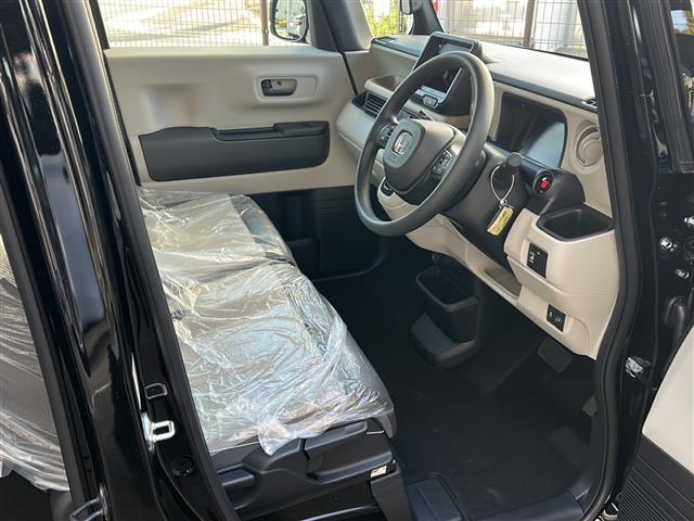 N-BOX ベースグレード 届出済み未使用車 片側パワースライドドア D/Nシートヒーター プロジェクター式フルLEDヘッドライト(デイタイムランニングランプ付) スマートキー ロールサンシェード 電子制御パーキングブ(24枚目)