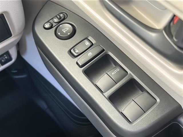 N-BOX ベースグレード 片側パワースライドドア D/Nシートヒーター プロジェクター式フルLEDヘッドライト(デイタイムランニングランプ付) スマートキー/プッシュスタート ロールサンシェード 電子制御パーキング(17枚目)