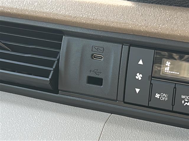 N-BOX ベースグレード 届出済未使用車 ホンダセンシング 片側パワースライドドア シートヒーター プロジェクター式フルLEDヘッドライト デイタイムランニングランプ付 スマートキー/プッシュスタート ロールサンシェード(11枚目)