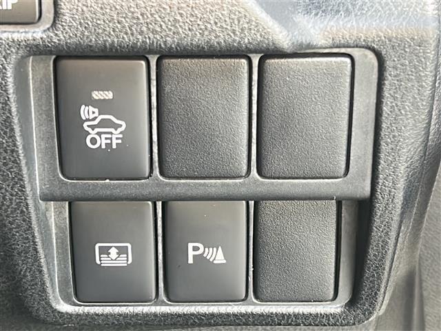 ＩＳ ＩＳ３００ｈ　バージョンＬ　禁煙　純正ナビ　ＣＤ／ＤＶＤ／ＤＴＶ／Ｂｌｕｅｔｏｏｔｈ／Ｂｌｕ－ｒａｙ　バックカメラ　クルーズコントロール　黒革シート　シートヒーター　シートベンチレーション　パワーシート　メモリシート　ＥＴＣ（18枚目）