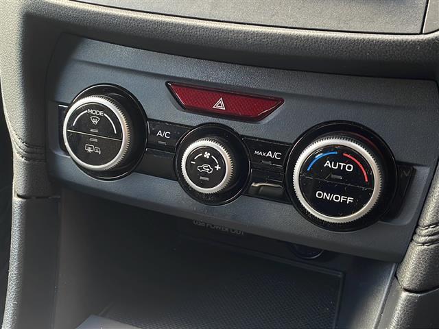 インプレッサスポーツ １．６ｉ－Ｌアイサイト　禁煙　社外ナビ　バックカメラ　ＳＲＨ　レーダークルーズコントロール　プリクラッシュ　コーナーセンサー　パドルシフト　ＬＥＤヘッドライト　ドラレコ　ＥＴＣ　スマートキー　プッシュスタート　電動パーキング（6枚目）