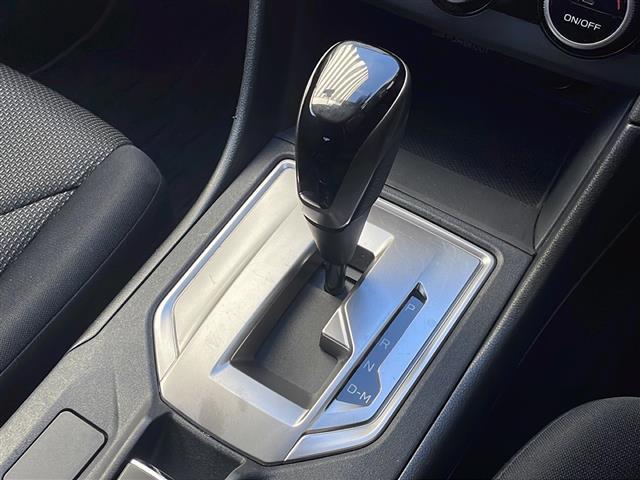 インプレッサスポーツ １．６ｉ－Ｌアイサイト　禁煙　社外ナビ　バックカメラ　ＳＲＨ　レーダークルーズコントロール　プリクラッシュ　コーナーセンサー　パドルシフト　ＬＥＤヘッドライト　ドラレコ　ＥＴＣ　スマートキー　プッシュスタート　電動パーキング（8枚目）