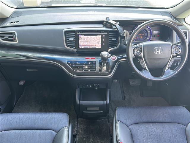 オデッセイ アブソルート・アドバンス　禁煙　メーカーナビ　マルチビューカメラ　スマートパーキングアシスト　フリップダウンモニター　ＬＥＤヘッドライト　ＯＰ１８インチアルミホイール　両側パワースライドドア　ドライブレコーダー　ＥＴＣ（2枚目）