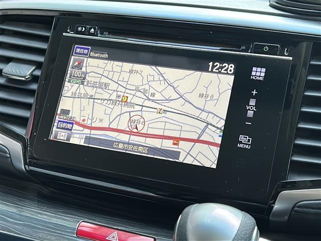 オデッセイ アブソルート・アドバンス　禁煙　メーカーナビ　マルチビューカメラ　スマートパーキングアシスト　フリップダウンモニター　ＬＥＤヘッドライト　ＯＰ１８インチアルミホイール　両側パワースライドドア　ドライブレコーダー　ＥＴＣ（5枚目）