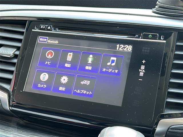 オデッセイ アブソルート・アドバンス　禁煙　メーカーナビ　マルチビューカメラ　スマートパーキングアシスト　フリップダウンモニター　ＬＥＤヘッドライト　ＯＰ１８インチアルミホイール　両側パワースライドドア　ドライブレコーダー　ＥＴＣ（6枚目）