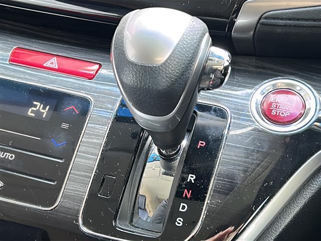 オデッセイ アブソルート・アドバンス　禁煙　メーカーナビ　マルチビューカメラ　スマートパーキングアシスト　フリップダウンモニター　ＬＥＤヘッドライト　ＯＰ１８インチアルミホイール　両側パワースライドドア　ドライブレコーダー　ＥＴＣ（8枚目）