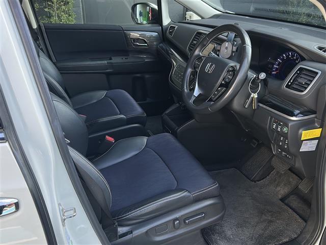 オデッセイ アブソルート・アドバンス　禁煙　メーカーナビ　マルチビューカメラ　スマートパーキングアシスト　フリップダウンモニター　ＬＥＤヘッドライト　ＯＰ１８インチアルミホイール　両側パワースライドドア　ドライブレコーダー　ＥＴＣ（20枚目）