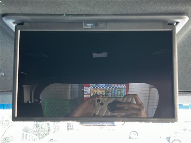 ヴォクシー ハイブリッドＳ－Ｚ　禁煙　１０．５型ディスプレイ　１３型フリップダウンモニター　ＢＳＭ　ユニバーサルステップ　シートヒーター　ハーフレザーシート　バックカメラ　両側パワースライドドア　ＥＴＣ２．０　スペアタイヤ（2枚目）