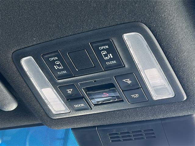 ヴォクシー ハイブリッドＳ－Ｚ　禁煙　１０．５型ディスプレイ　１３型フリップダウンモニター　ＢＳＭ　ユニバーサルステップ　シートヒーター　ハーフレザーシート　バックカメラ　両側パワースライドドア　ＥＴＣ２．０　スペアタイヤ（3枚目）