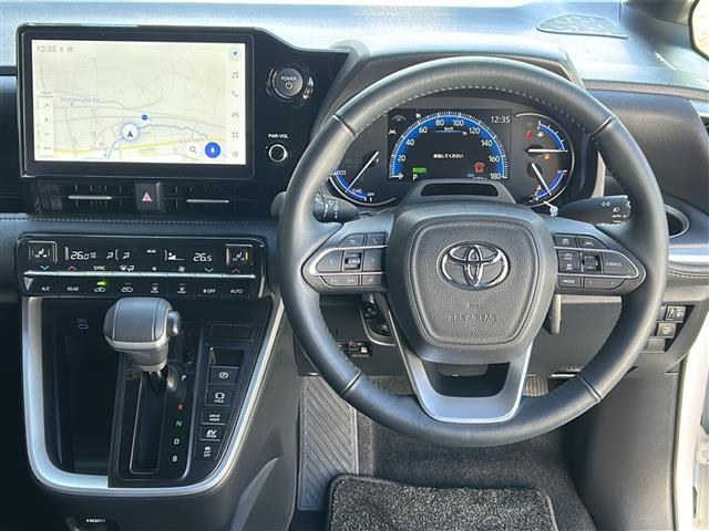 ヴォクシー ハイブリッドＳ－Ｚ　禁煙　１０．５型ディスプレイ　１３型フリップダウンモニター　ＢＳＭ　ユニバーサルステップ　シートヒーター　ハーフレザーシート　バックカメラ　両側パワースライドドア　ＥＴＣ２．０　スペアタイヤ（4枚目）