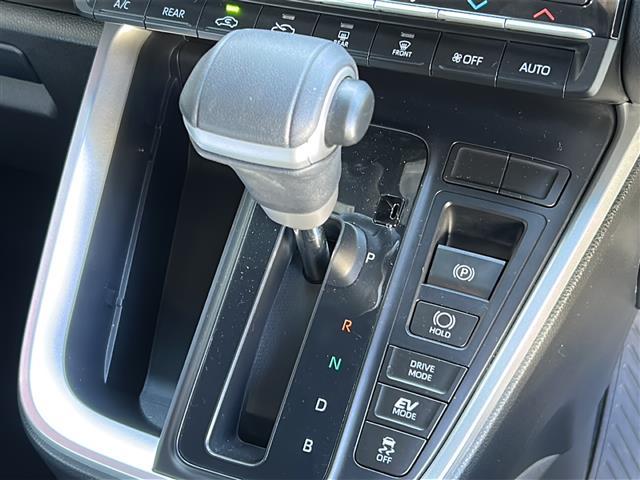 ヴォクシー ハイブリッドＳ－Ｚ　禁煙　１０．５型ディスプレイ　１３型フリップダウンモニター　ＢＳＭ　ユニバーサルステップ　シートヒーター　ハーフレザーシート　バックカメラ　両側パワースライドドア　ＥＴＣ２．０　スペアタイヤ（9枚目）