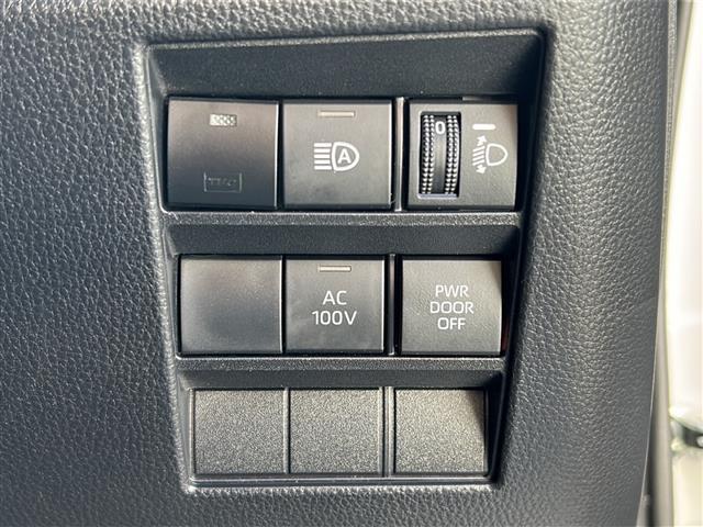 ヴォクシー ハイブリッドＳ－Ｚ　禁煙　１０．５型ディスプレイ　１３型フリップダウンモニター　ＢＳＭ　ユニバーサルステップ　シートヒーター　ハーフレザーシート　バックカメラ　両側パワースライドドア　ＥＴＣ２．０　スペアタイヤ（17枚目）