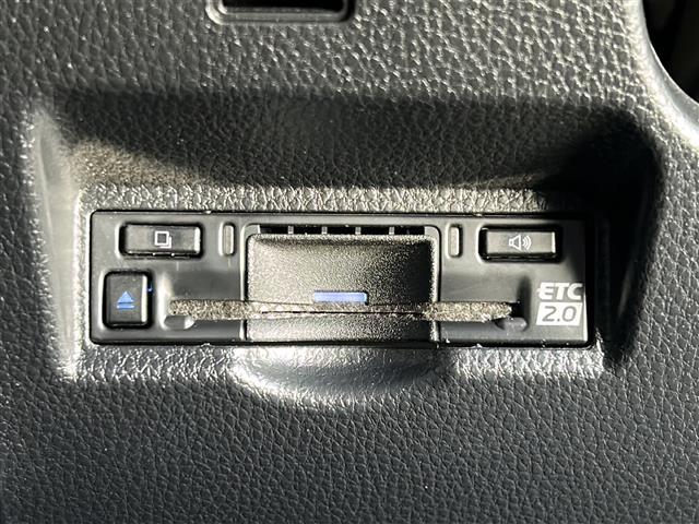 ヴォクシー ハイブリッドＳ－Ｚ　禁煙　１０．５型ディスプレイ　１３型フリップダウンモニター　ＢＳＭ　ユニバーサルステップ　シートヒーター　ハーフレザーシート　バックカメラ　両側パワースライドドア　ＥＴＣ２．０　スペアタイヤ（18枚目）