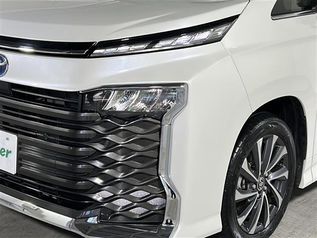 ヴォクシー ハイブリッドＳ－Ｚ　禁煙　１０．５型ディスプレイ　１３型フリップダウンモニター　ＢＳＭ　ユニバーサルステップ　シートヒーター　ハーフレザーシート　バックカメラ　両側パワースライドドア　ＥＴＣ２．０　スペアタイヤ（35枚目）