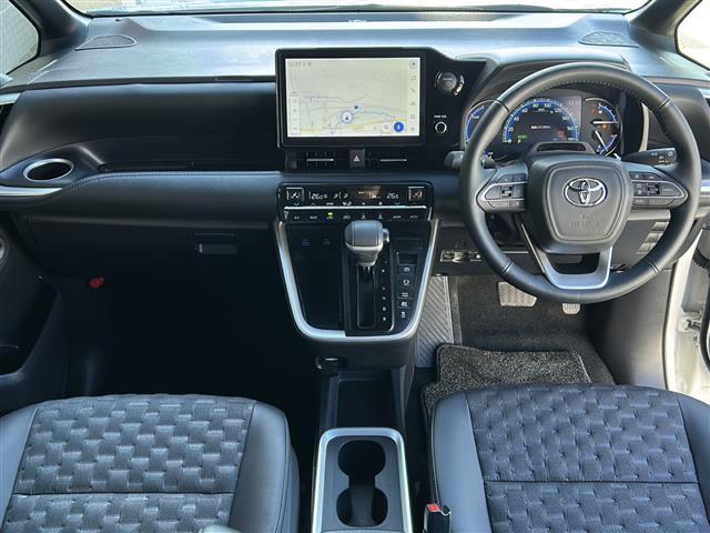 ヴォクシー ハイブリッドＳ－Ｚ　禁煙　１０．５型ディスプレイ　１３型フリップダウンモニター　ＢＳＭ　ユニバーサルステップ　シートヒーター　ハーフレザーシート　バックカメラ　両側パワースライドドア　ＥＴＣ２．０　スペアタイヤ（42枚目）
