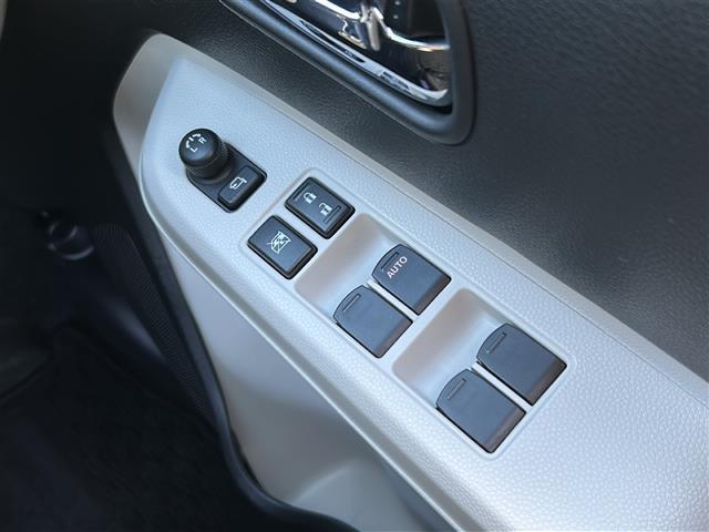 イグニス Ｓセレクション　禁煙　純正ナビ　バックカメラ　デュアルブレーキサポート　車線逸脱警報　シートヒーター　ＬＥＤヘッドライト　オートライト　横滑り防止装置　アイドリングストップ　ドライブレコーダー　ＥＴＣ　スマートキー（15枚目）