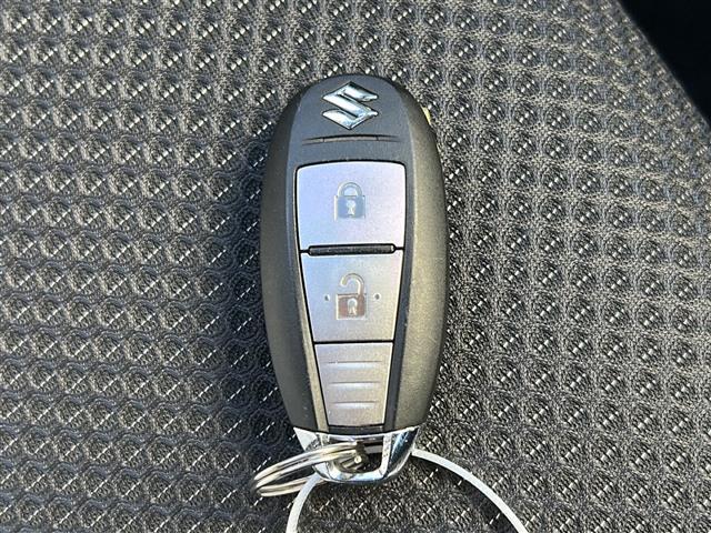 イグニス Ｓセレクション　禁煙　純正ナビ　バックカメラ　デュアルブレーキサポート　車線逸脱警報　シートヒーター　ＬＥＤヘッドライト　オートライト　横滑り防止装置　アイドリングストップ　ドライブレコーダー　ＥＴＣ　スマートキー（16枚目）