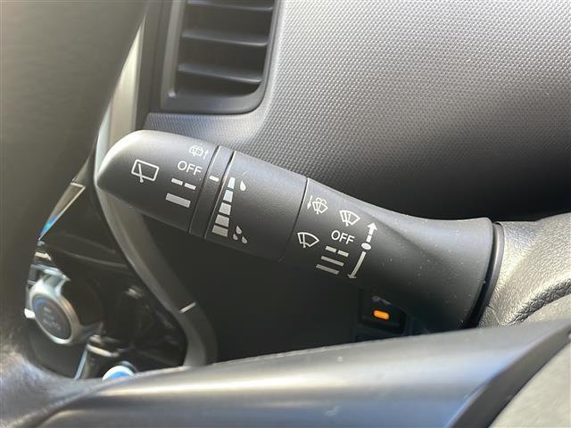 セレナ ｅ－パワー　ＸＶ　社外ナビ　フリップダウンモニター　アラウンドビューモニター　エマージェンシーブレーキ　プロパイロット　インテリジェントルームミラー　純正フロアマット　社外アルミホイール　プッシュスタート　ＢＳＭ（10枚目）