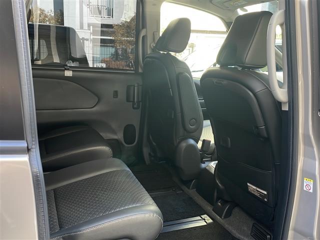 セレナ ｅ－パワー　ＸＶ　社外ナビ　フリップダウンモニター　アラウンドビューモニター　エマージェンシーブレーキ　プロパイロット　インテリジェントルームミラー　純正フロアマット　社外アルミホイール　プッシュスタート　ＢＳＭ（19枚目）