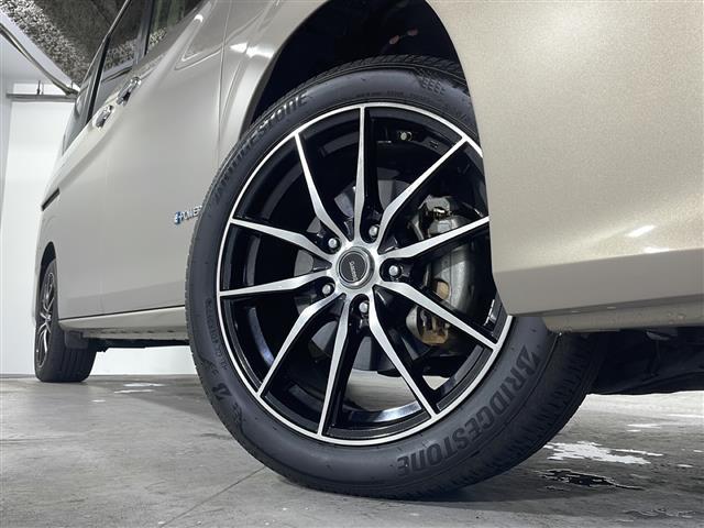 セレナ ｅ－パワー　ＸＶ　社外ナビ　フリップダウンモニター　アラウンドビューモニター　エマージェンシーブレーキ　プロパイロット　インテリジェントルームミラー　純正フロアマット　社外アルミホイール　プッシュスタート　ＢＳＭ（36枚目）