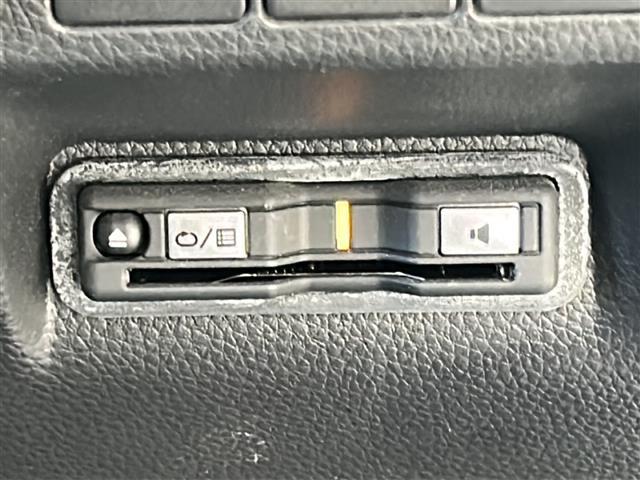 ステップワゴン ｅ：ＨＥＶスパーダ　禁煙　純正１１．４ナビ　バックカメラ　ＡＣ１００Ｖ１００Ｗ電源　パワーテールゲート　シートヒーター　オットマン　コンビシート　ＥＴＣ２．０　トリプルゾーンエアコン　ホンダセンシング　コーナーセンサー（11枚目）