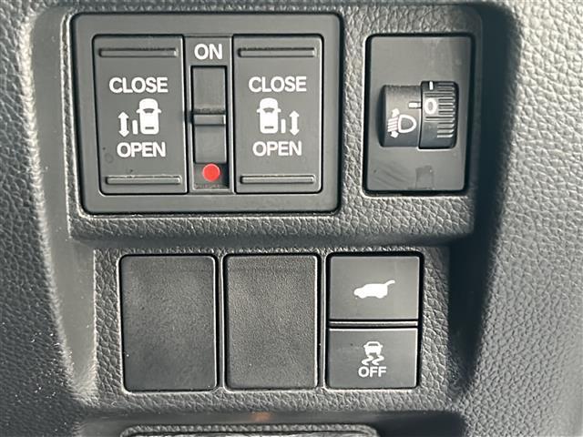 ステップワゴン ｅ：ＨＥＶスパーダ　禁煙　純正１１．４ナビ　バックカメラ　ＡＣ１００Ｖ１００Ｗ電源　パワーテールゲート　シートヒーター　オットマン　コンビシート　ＥＴＣ２．０　トリプルゾーンエアコン　ホンダセンシング　コーナーセンサー（13枚目）