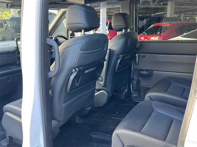 ステップワゴン ｅ：ＨＥＶスパーダ　禁煙　純正１１．４ナビ　バックカメラ　ＡＣ１００Ｖ１００Ｗ電源　パワーテールゲート　シートヒーター　オットマン　コンビシート　ＥＴＣ２．０　トリプルゾーンエアコン　ホンダセンシング　コーナーセンサー（23枚目）