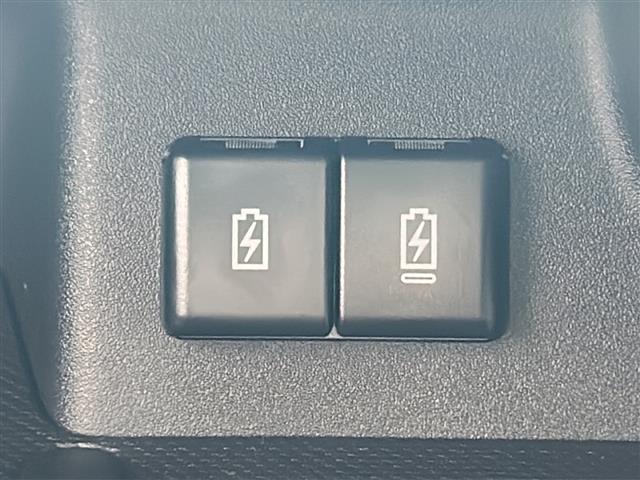 スペーシアカスタム ハイブリッドＸＳターボ　禁煙　４ＷＤ　ターボ　ＯＰ９型ナビ　全方位モニター　ＨＵＤ　レーダークルーズコントロール　ハーフレザー　シートヒーター　両側パワースライドドア　コーナーセンサー　サーキュレーター　電動パーキング（7枚目）
