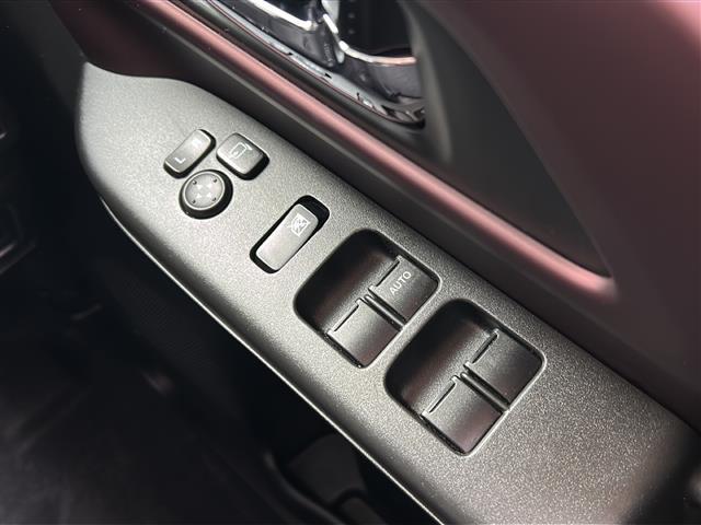 スペーシアカスタム ハイブリッドＸＳターボ　禁煙　４ＷＤ　ターボ　ＯＰ９型ナビ　全方位モニター　ＨＵＤ　レーダークルーズコントロール　ハーフレザー　シートヒーター　両側パワースライドドア　コーナーセンサー　サーキュレーター　電動パーキング（18枚目）