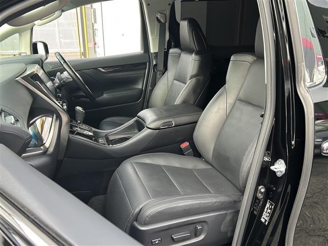 アルファード ２．５Ｓ　Ｃパッケージ　禁煙　モデリスタシグネチャーイルミ　純正ディスプレイオーディオ　フリップダウンモニター　シートヒーター／ベンチレーション　ステアリングヒーター　パワーバックドア　３眼ＬＥＤライト　ＥＴＣ　ドラレコ（20枚目）