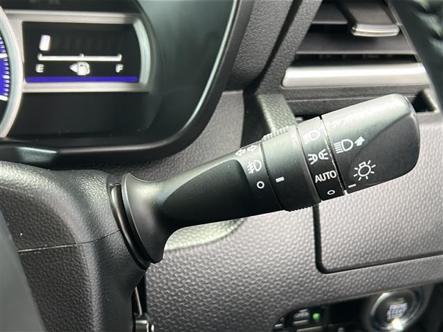 ルーミー カスタムＧ　禁煙　社外ナビ　バックカメラ　クルーズコントロール　プリクラッシュセーフティ　ＬＤＡ　オートマチックハイビーム　ドライブレコーダー　ＥＴＣ　ＬＥＤヘッドライト　フォグランプ　スマートキー／スペアキー（14枚目）