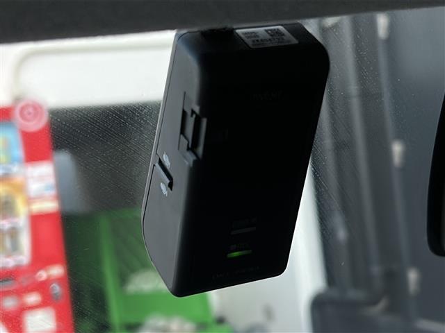 ルーミー カスタムＧ　禁煙　社外ナビ　バックカメラ　クルーズコントロール　プリクラッシュセーフティ　ＬＤＡ　オートマチックハイビーム　ドライブレコーダー　ＥＴＣ　ＬＥＤヘッドライト　フォグランプ　スマートキー／スペアキー（18枚目）