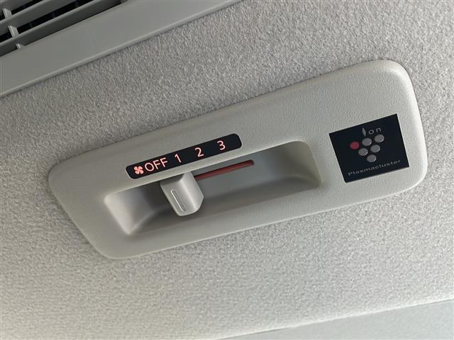 ｅＫクロススペース Ｔ　禁煙　４ＷＤ　社外ナビ　マイパイロット　マルチビューカメラ　デジタルミラー　ハンズフリー両側パワースライドドア　コーナーセンサー　シートヒーター　ＬＥＤヘッドライト　純正アルミ付冬タイヤ有（16枚目）