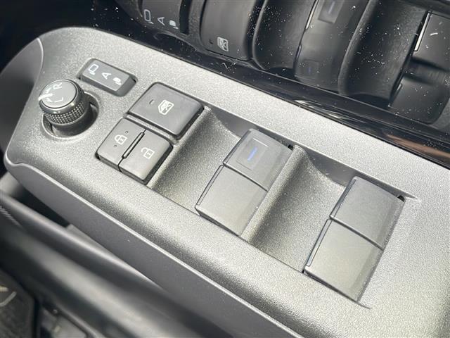 アクア Ｚ　禁煙　１０．５型でぃぅプレイオーディオ　ナビ　フルセグ　ＣＤ／ＤＶＤ　パノラミックビューモニター　ＢＳＭ　シートヒーター　ステアリングヒーター　ハーフレザーシート　ＡＣ１００Ｖ１５００Ｗ電源　ＬＥＤ（13枚目）