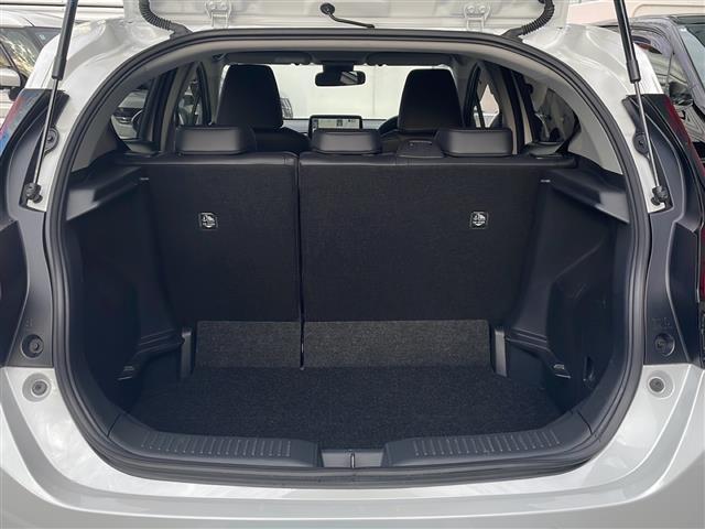 アクア Ｚ　禁煙　１０．５型でぃぅプレイオーディオ　ナビ　フルセグ　ＣＤ／ＤＶＤ　パノラミックビューモニター　ＢＳＭ　シートヒーター　ステアリングヒーター　ハーフレザーシート　ＡＣ１００Ｖ１５００Ｗ電源　ＬＥＤ（27枚目）