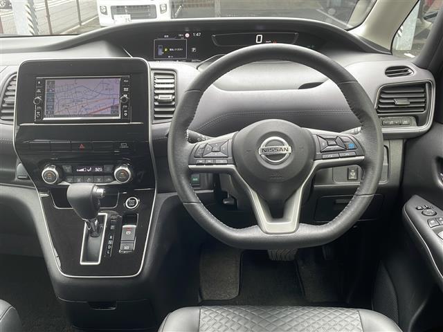 セレナ ハイウェイスターＶ　禁煙　防水シート　プロパイロット　純正ナビ　両側パワースライドドア　エマージェンシーブレーキ　道路標識認識　ＢＳＷ　プロパイロット　アラウンドビュー　デジタルインナーミラー　フロアマット　ドアバイザー（3枚目）