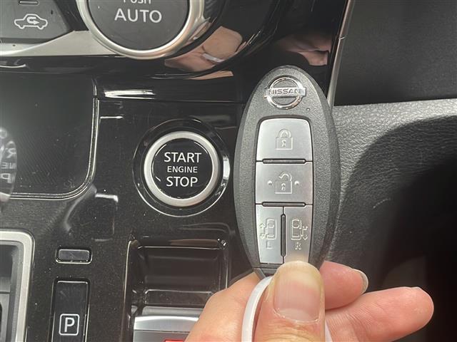 セレナ ハイウェイスターＶ　禁煙　防水シート　プロパイロット　純正ナビ　両側パワースライドドア　エマージェンシーブレーキ　道路標識認識　ＢＳＷ　プロパイロット　アラウンドビュー　デジタルインナーミラー　フロアマット　ドアバイザー（13枚目）