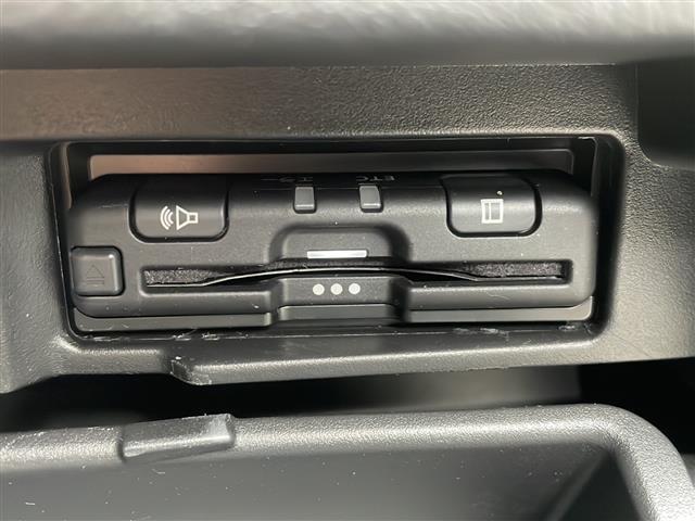 セレナ ハイウェイスターＶ　禁煙　防水シート　プロパイロット　純正ナビ　両側パワースライドドア　エマージェンシーブレーキ　道路標識認識　ＢＳＷ　プロパイロット　アラウンドビュー　デジタルインナーミラー　フロアマット　ドアバイザー（15枚目）