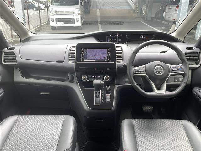 セレナ ハイウェイスターＶ　禁煙　防水シート　プロパイロット　純正ナビ　両側パワースライドドア　エマージェンシーブレーキ　道路標識認識　ＢＳＷ　プロパイロット　アラウンドビュー　デジタルインナーミラー　フロアマット　ドアバイザー（19枚目）