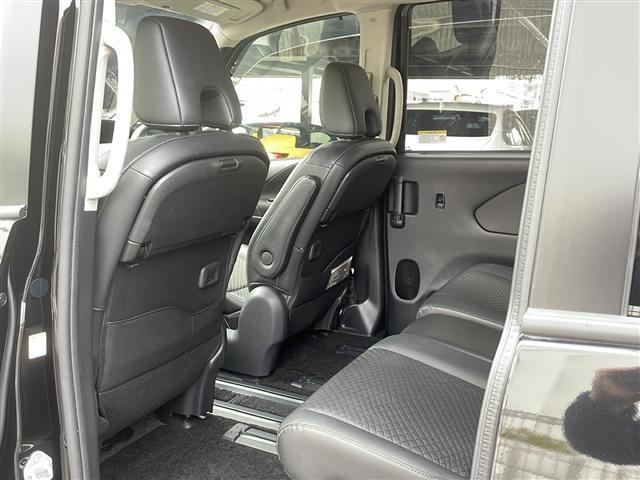 セレナ ハイウェイスターＶ　禁煙　防水シート　プロパイロット　純正ナビ　両側パワースライドドア　エマージェンシーブレーキ　道路標識認識　ＢＳＷ　プロパイロット　アラウンドビュー　デジタルインナーミラー　フロアマット　ドアバイザー（25枚目）