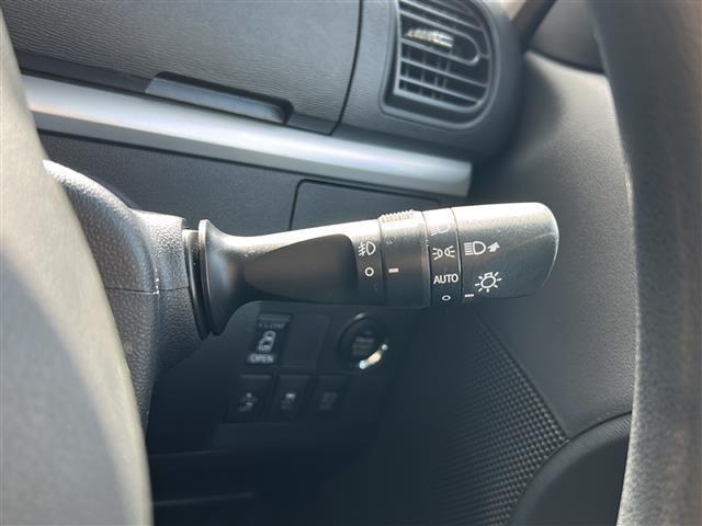 タント カスタム　Ｘ　トップＥＤ　ＳＡＩＩ　禁煙　社外ナビ　スマートアシストＩＩ　ＨＩＤヘッドライト　フォグランプ　スマートキー／プッシュスタート　片側パワースライドドア　ハーフレザーシート　純正ドアバイザー　フロアマット　純正アルミホイール（9枚目）