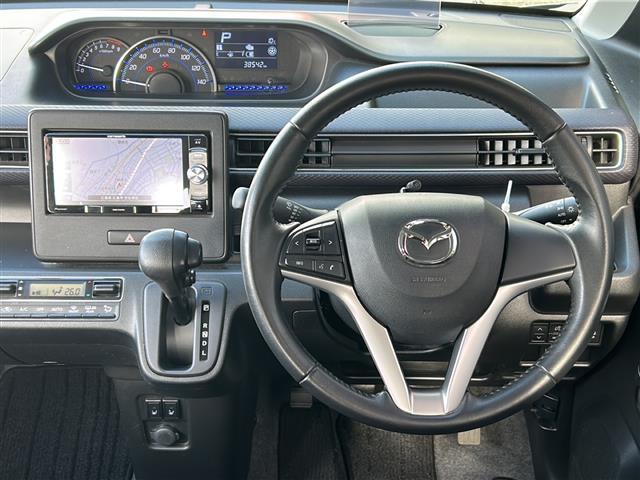 フレア ハイブリッドＸＳ　禁煙　４ＷＤ　社外７型ナビ　衝突軽減　シートヒーター　フロアマット　ドアバイザー　ＨＵＤ　革巻きステアリング　ステアリングスイッチ　ドライブレコーダー　スマートキー／プッシュスタート　オートライト（4枚目）