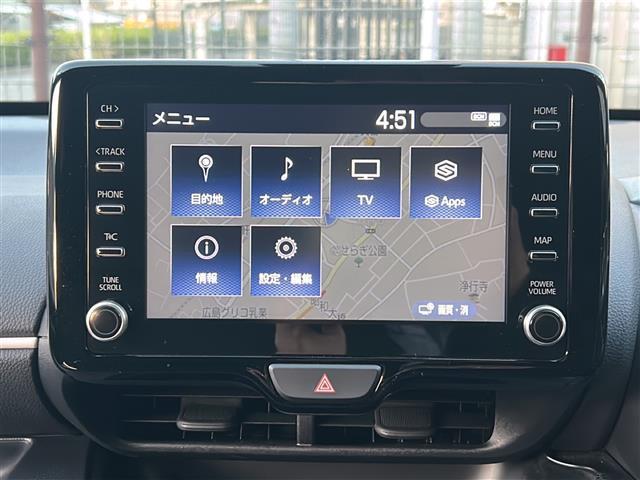 ヤリス ハイブリッドＺ　禁煙　ＴＲＤエアロ　純正ディスプレイオーディオ　ナビ／フルセグ　バックカメラ　セーフティセンス　レーダークルーズコントロール　シートヒーター　前後ドライブレコーダー　ＥＴＣ　純正アルミホイール（5枚目）