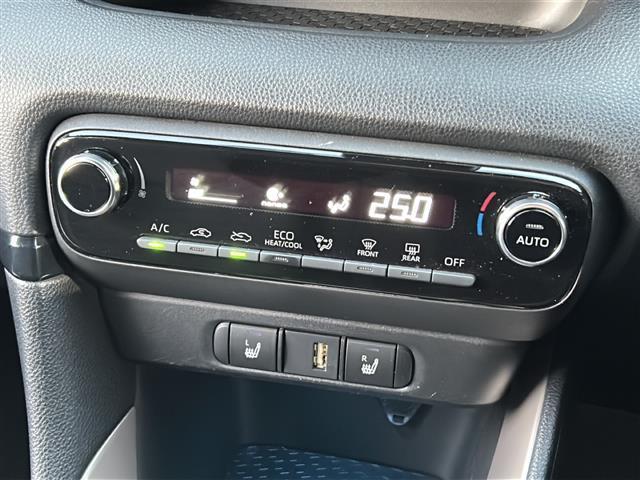 ヤリス ハイブリッドＺ　禁煙　ＴＲＤエアロ　純正ディスプレイオーディオ　ナビ／フルセグ　バックカメラ　セーフティセンス　レーダークルーズコントロール　シートヒーター　前後ドライブレコーダー　ＥＴＣ　純正アルミホイール（8枚目）