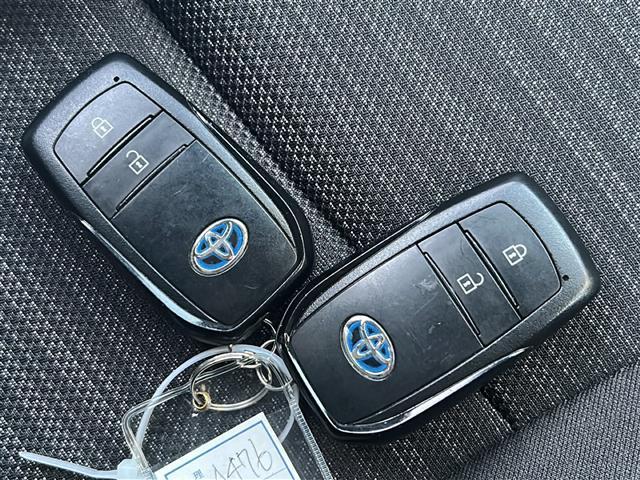 ヤリス ハイブリッドＺ　禁煙　ＴＲＤエアロ　純正ディスプレイオーディオ　ナビ／フルセグ　バックカメラ　セーフティセンス　レーダークルーズコントロール　シートヒーター　前後ドライブレコーダー　ＥＴＣ　純正アルミホイール（17枚目）