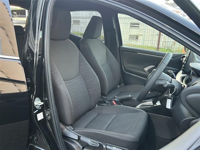 ヤリス ハイブリッドＺ　禁煙　ＴＲＤエアロ　純正ディスプレイオーディオ　ナビ／フルセグ　バックカメラ　セーフティセンス　レーダークルーズコントロール　シートヒーター　前後ドライブレコーダー　ＥＴＣ　純正アルミホイール（21枚目）