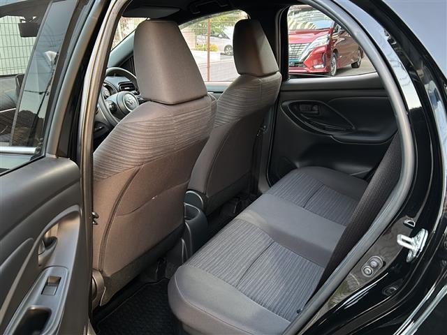 ヤリス ハイブリッドＺ　禁煙　ＴＲＤエアロ　純正ディスプレイオーディオ　ナビ／フルセグ　バックカメラ　セーフティセンス　レーダークルーズコントロール　シートヒーター　前後ドライブレコーダー　ＥＴＣ　純正アルミホイール（24枚目）