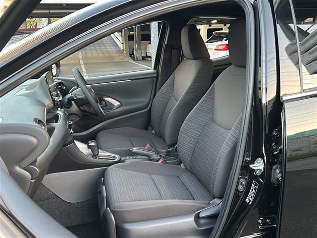 ヤリス ハイブリッドＺ　禁煙　ＴＲＤエアロ　純正ディスプレイオーディオ　ナビ／フルセグ　バックカメラ　セーフティセンス　レーダークルーズコントロール　シートヒーター　前後ドライブレコーダー　ＥＴＣ　純正アルミホイール（27枚目）